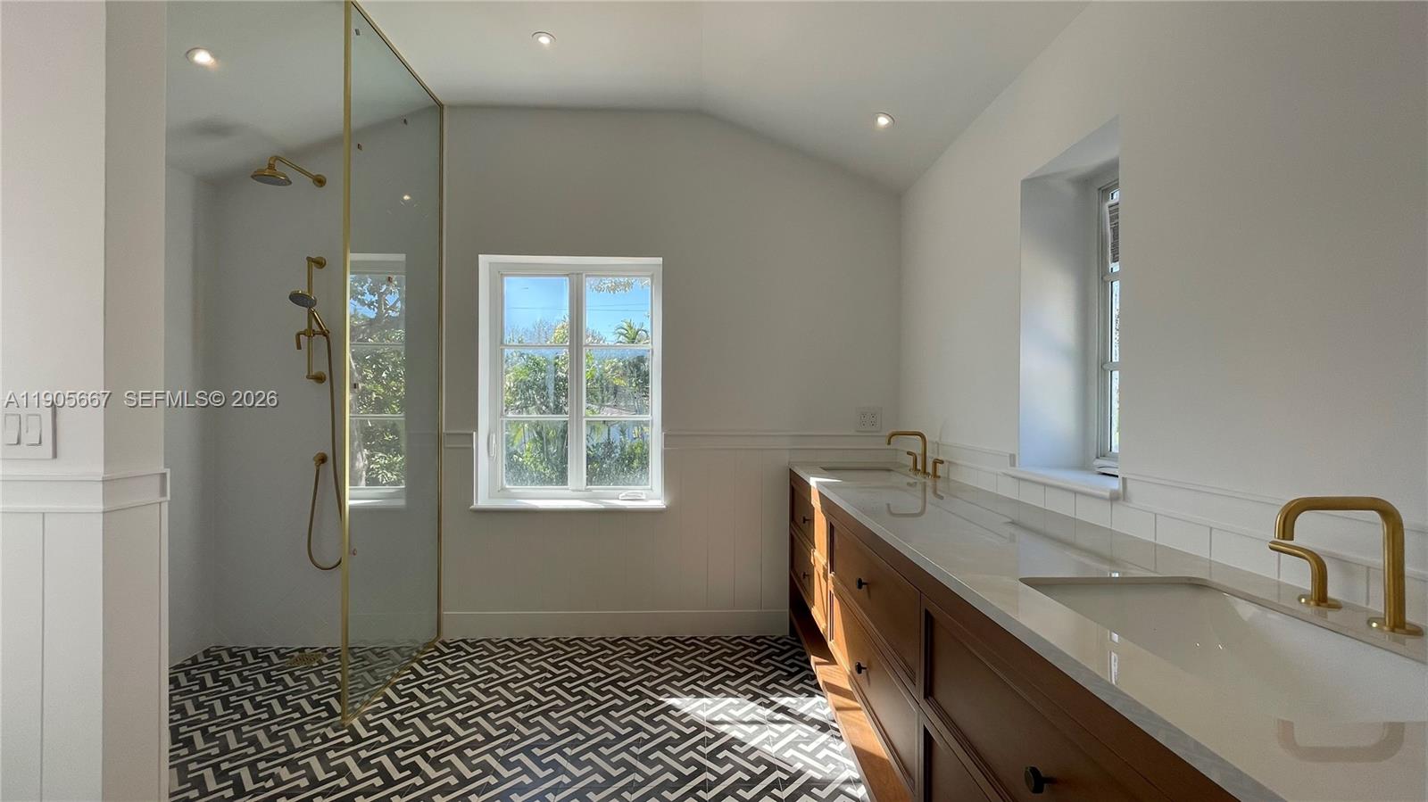 CORAL GABLES RIVIERA SEC - Residential