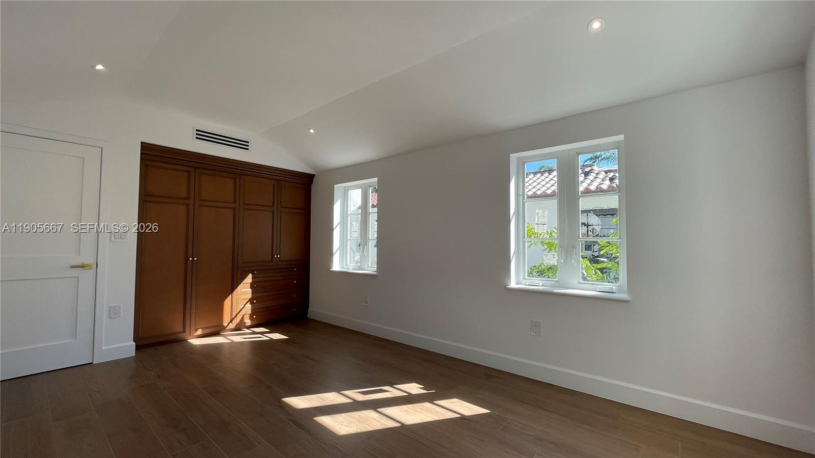 CORAL GABLES RIVIERA SEC - Residential