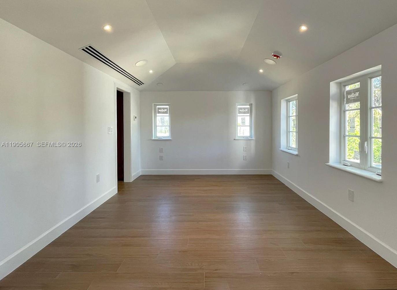 CORAL GABLES RIVIERA SEC - Residential