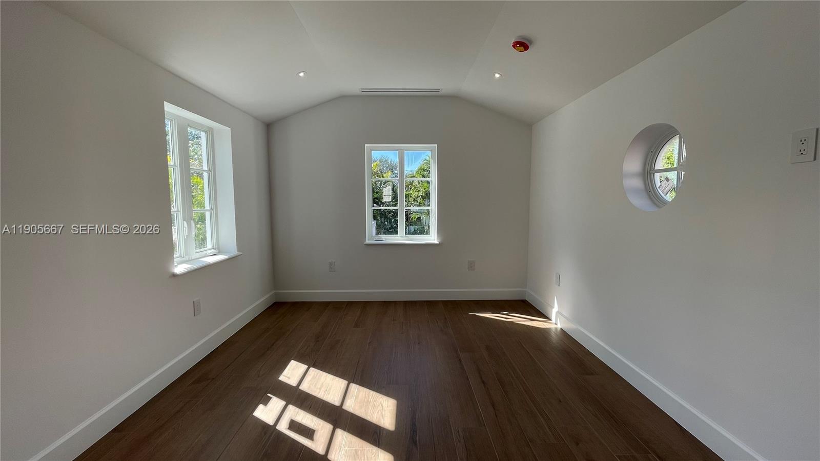 CORAL GABLES RIVIERA SEC - Residential