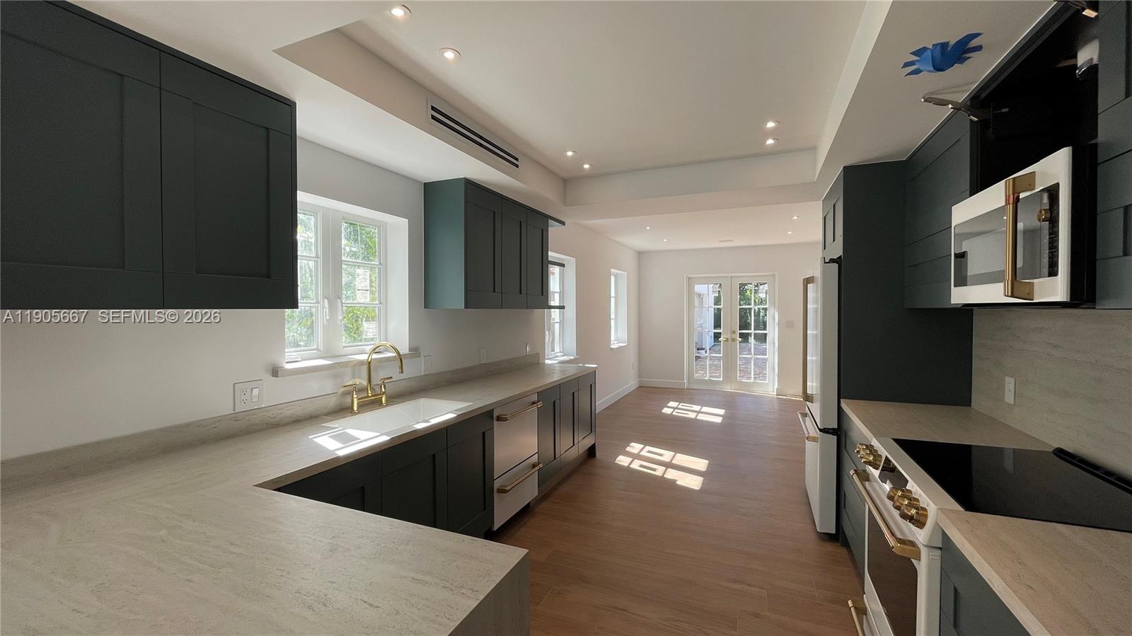 CORAL GABLES RIVIERA SEC - Residential