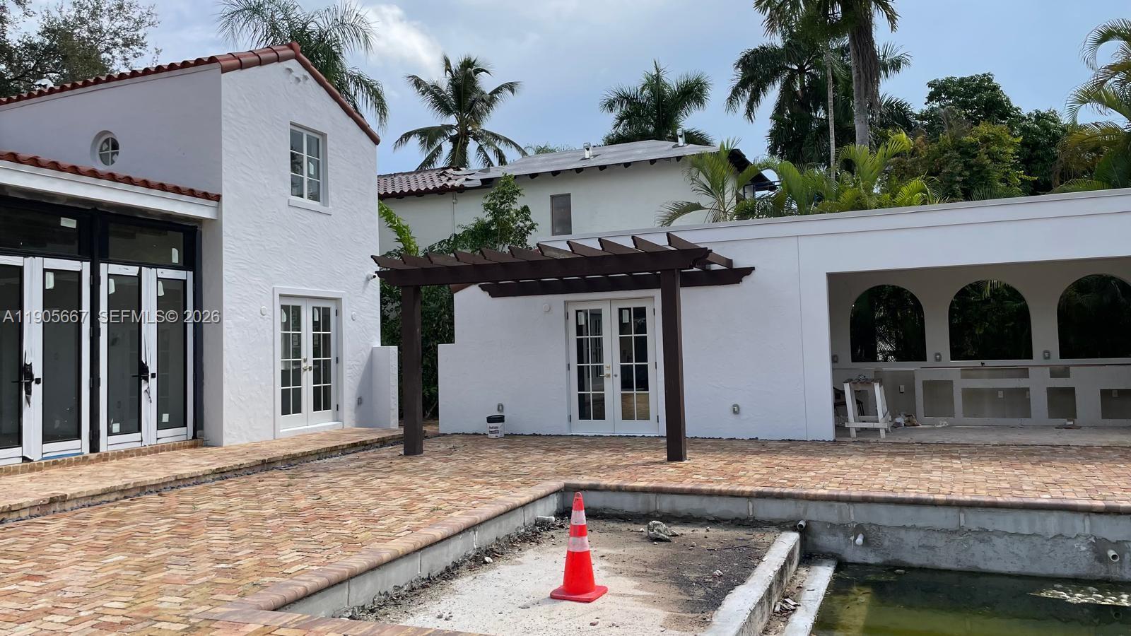 CORAL GABLES RIVIERA SEC - Residential