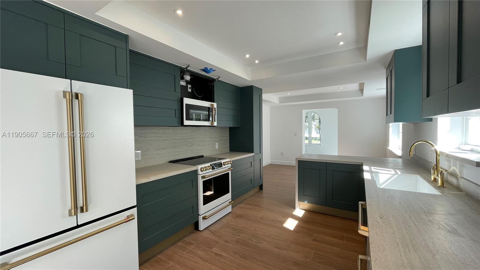 CORAL GABLES RIVIERA SEC - Residential