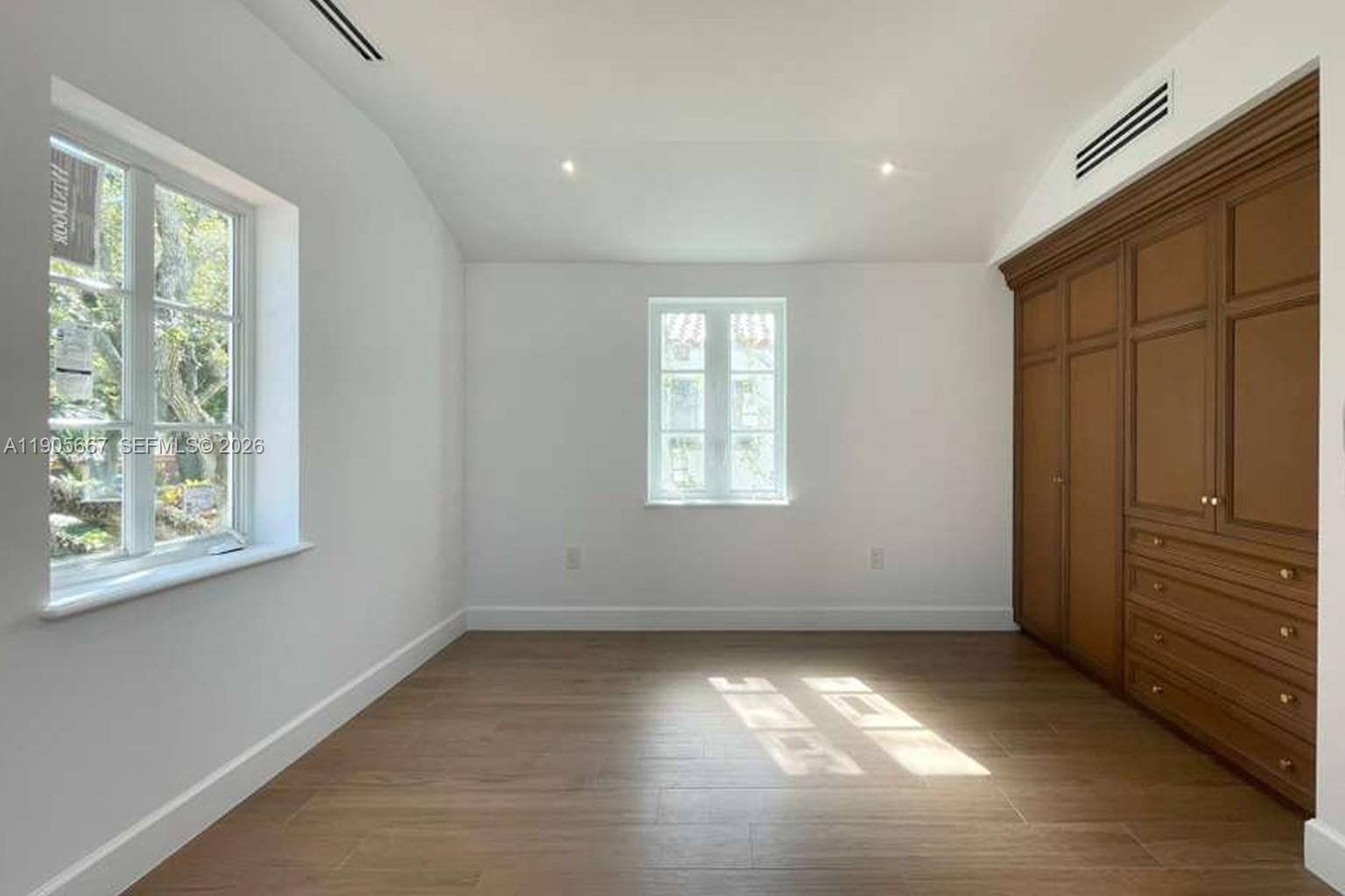 CORAL GABLES RIVIERA SEC - Residential