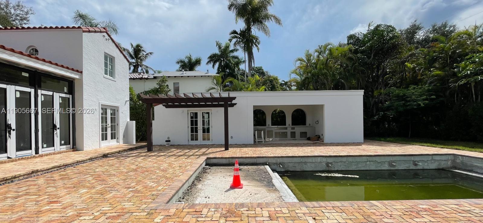 CORAL GABLES RIVIERA SEC - Residential