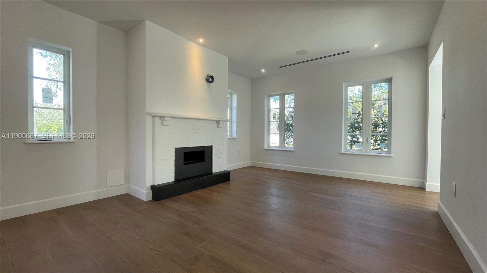 CORAL GABLES RIVIERA SEC - Residential