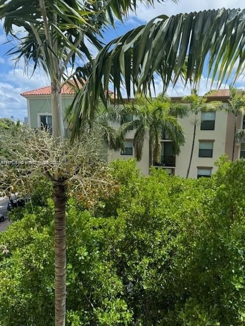 Photo of 1919 Van Buren St #516A, Hollywood, FL 33020 (MLS # A11916264)