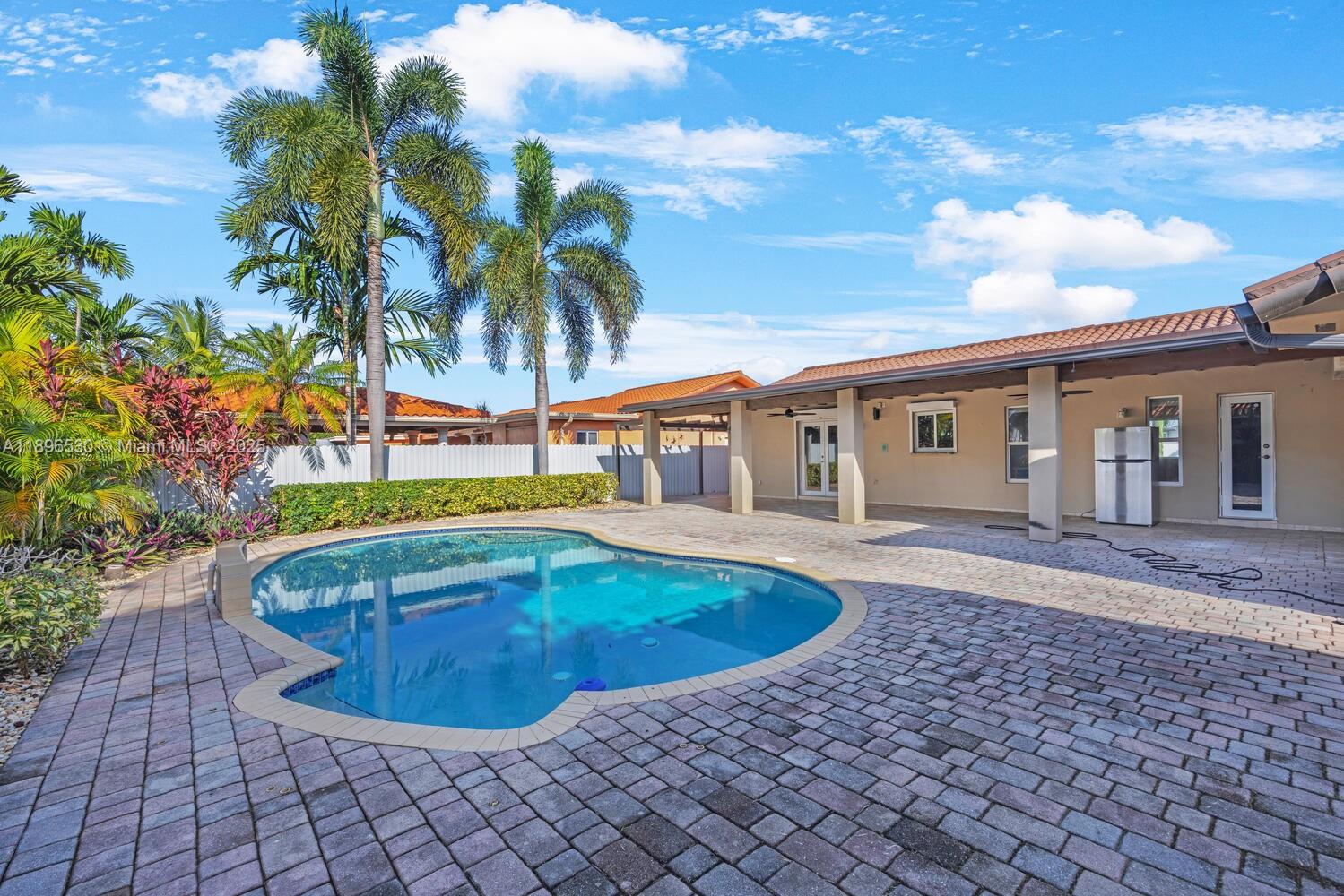 BIRD VILLAS SUB - Residential Lease