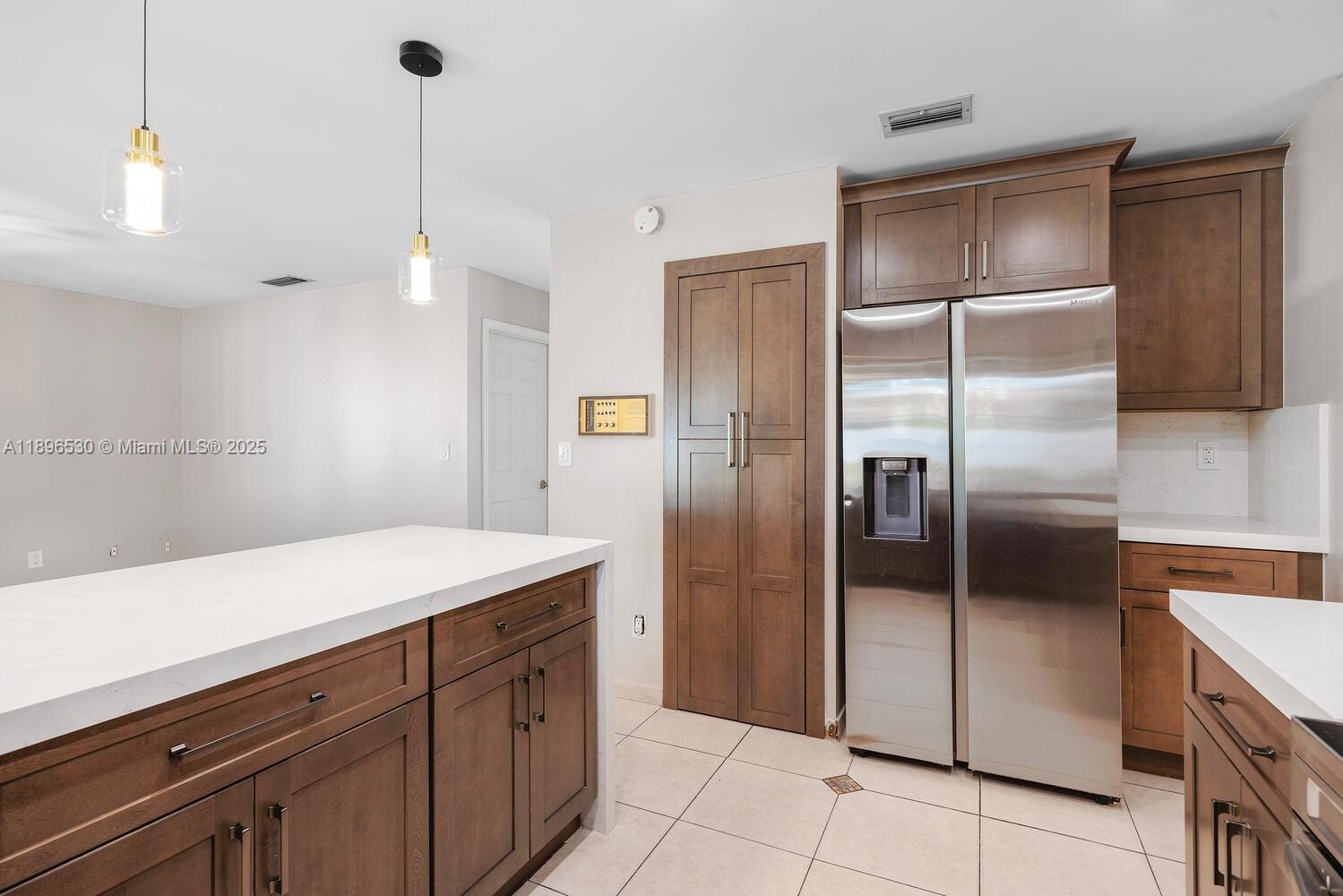 BIRD VILLAS SUB - Residential Lease