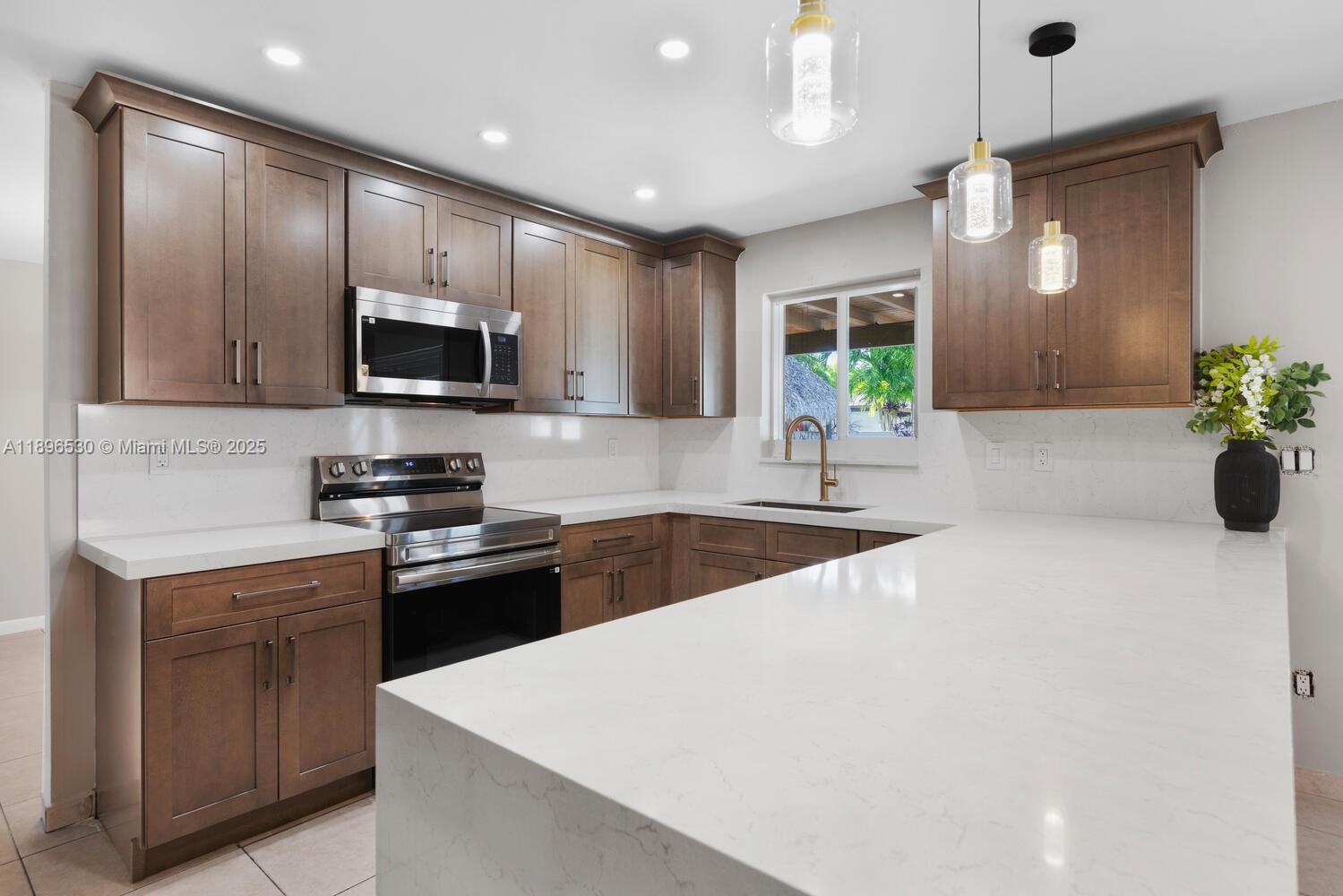 BIRD VILLAS SUB - Residential Lease