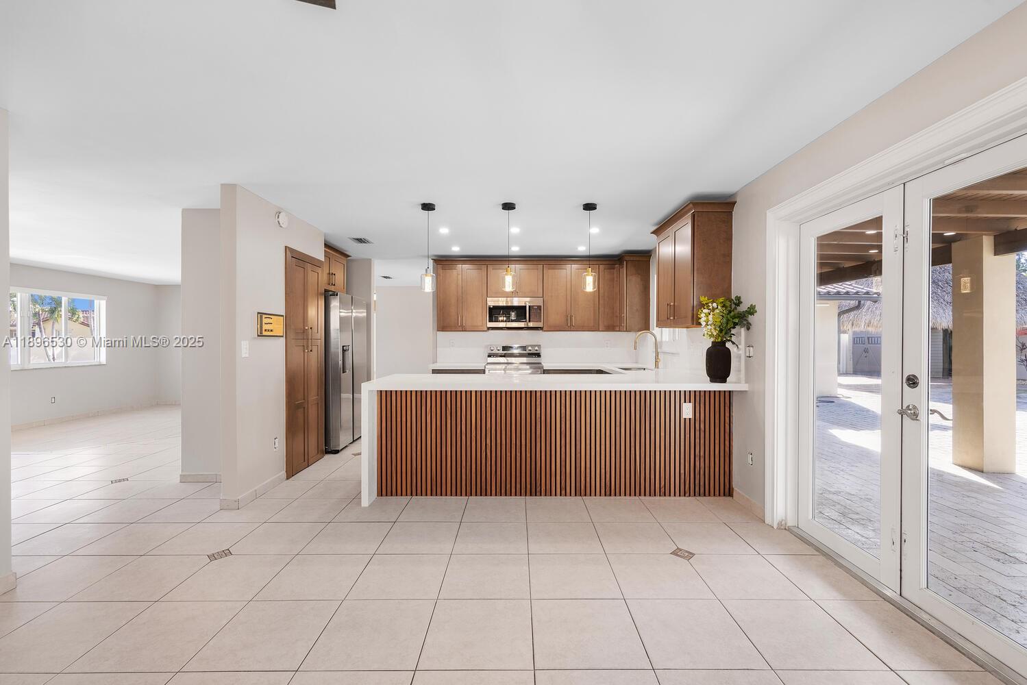 BIRD VILLAS SUB - Residential Lease