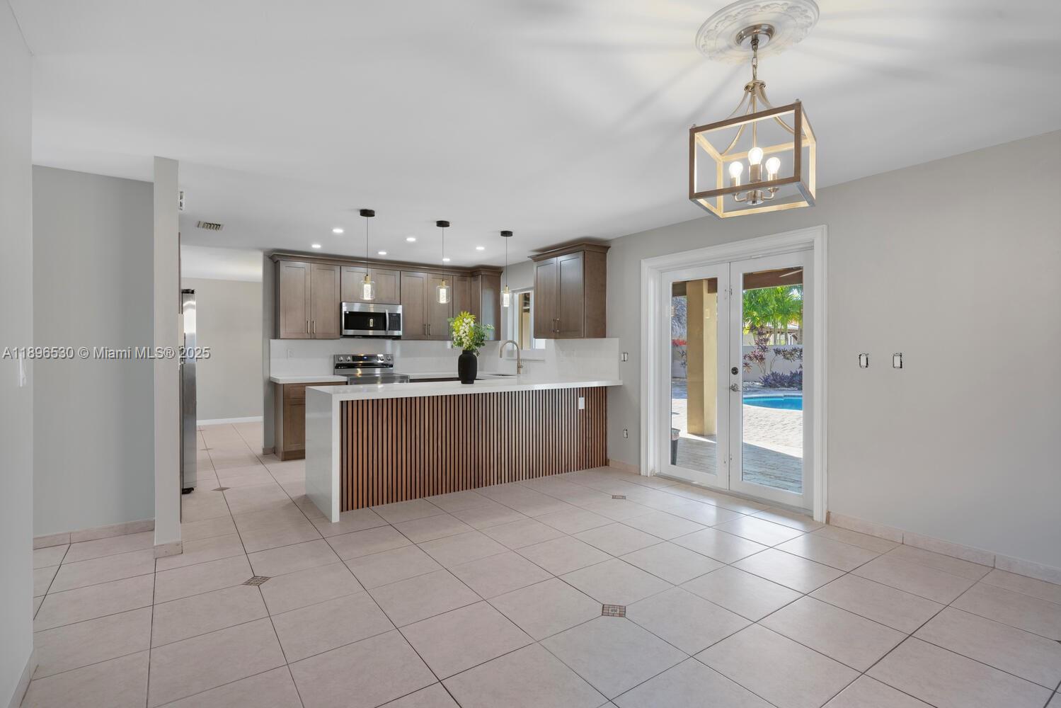 BIRD VILLAS SUB - Residential Lease