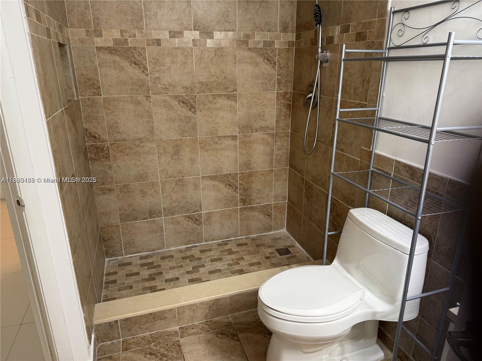 ANTIGUA AT CNTRY CLUBOF M - Residential Lease