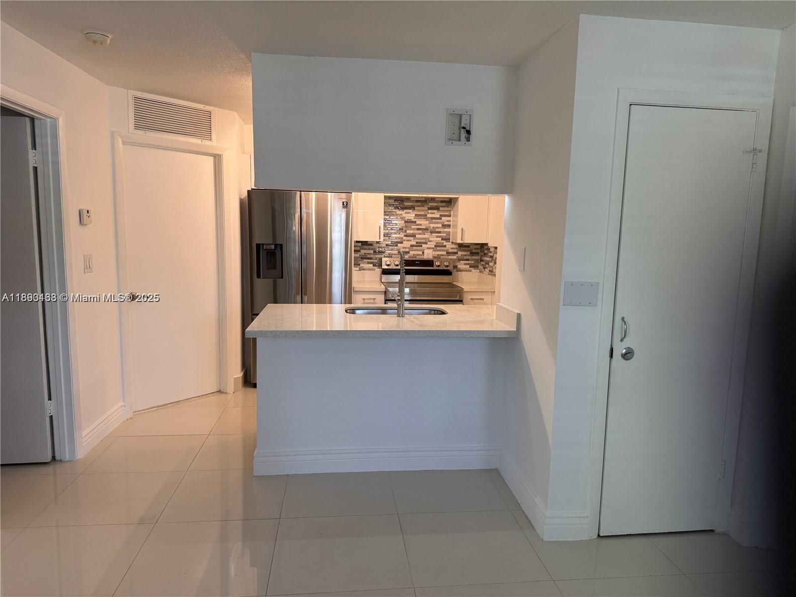ANTIGUA AT CNTRY CLUBOF M - Residential Lease