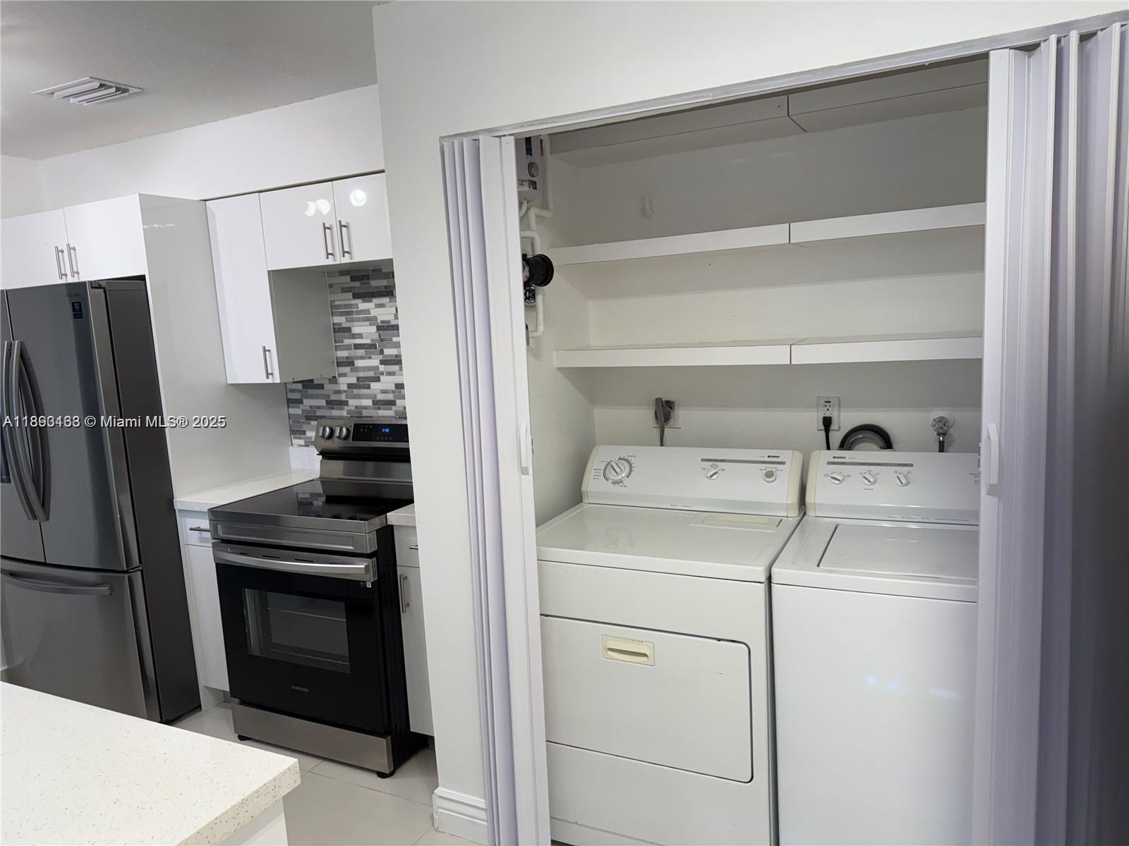 ANTIGUA AT CNTRY CLUBOF M - Residential Lease