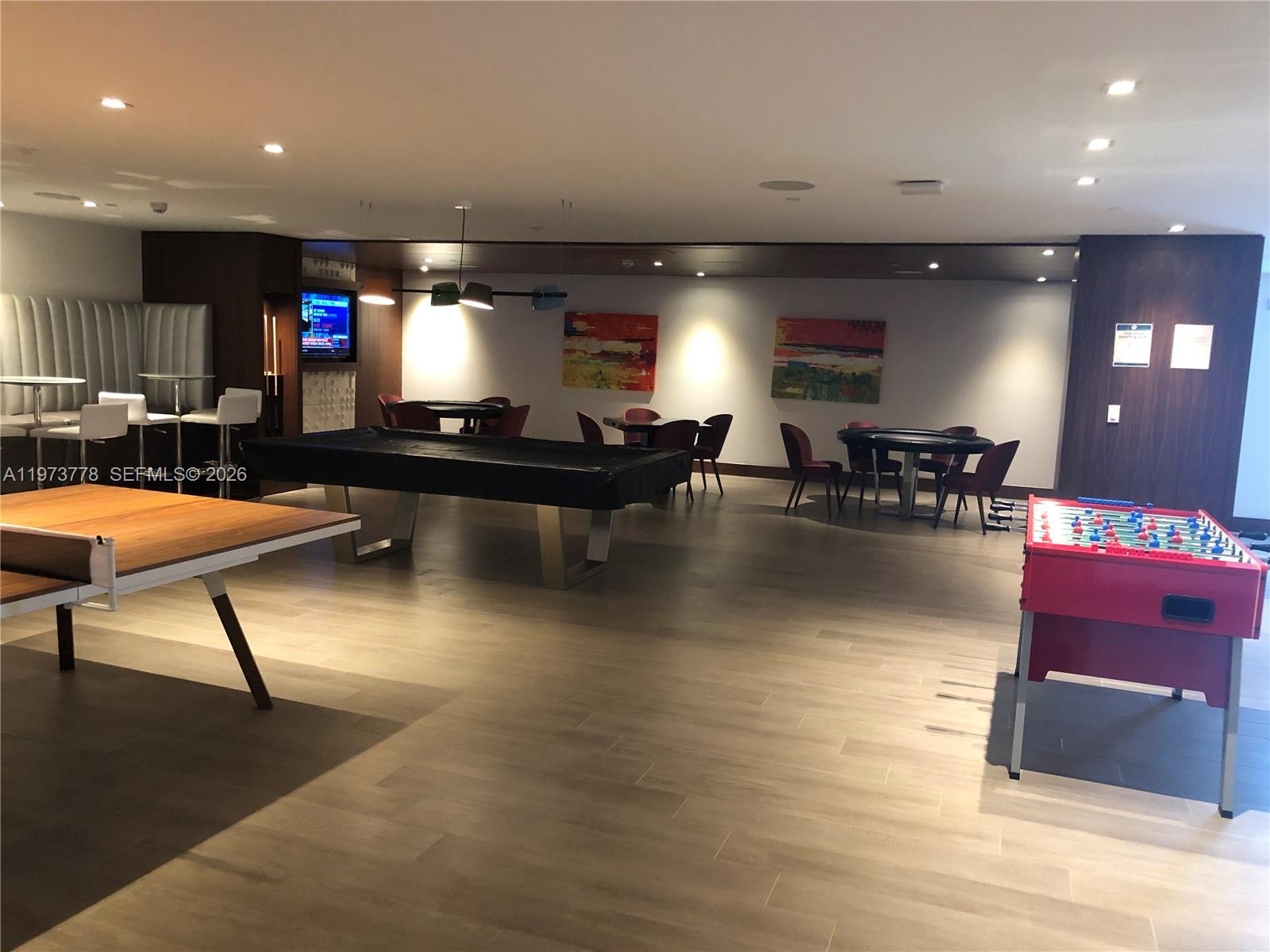 PARQUE TOWERS CONDO - Residential