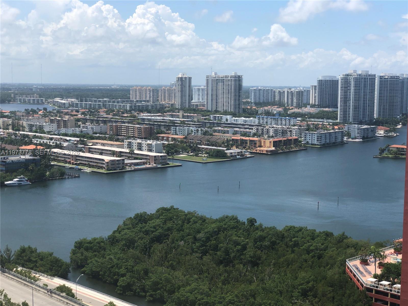 PARQUE TOWERS CONDO - Residential