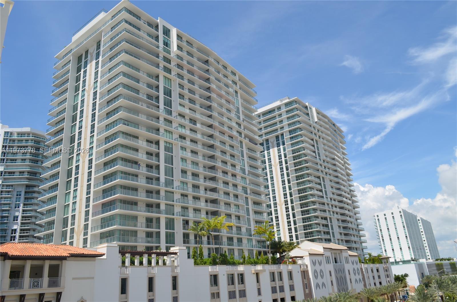 PARQUE TOWERS CONDO - Residential