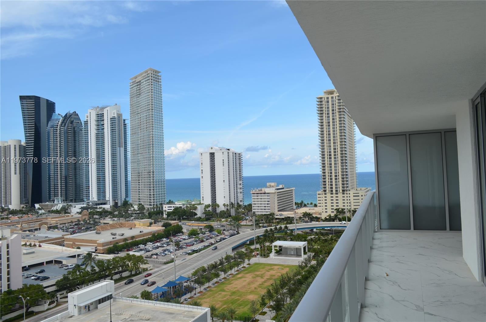 PARQUE TOWERS CONDO - Residential
