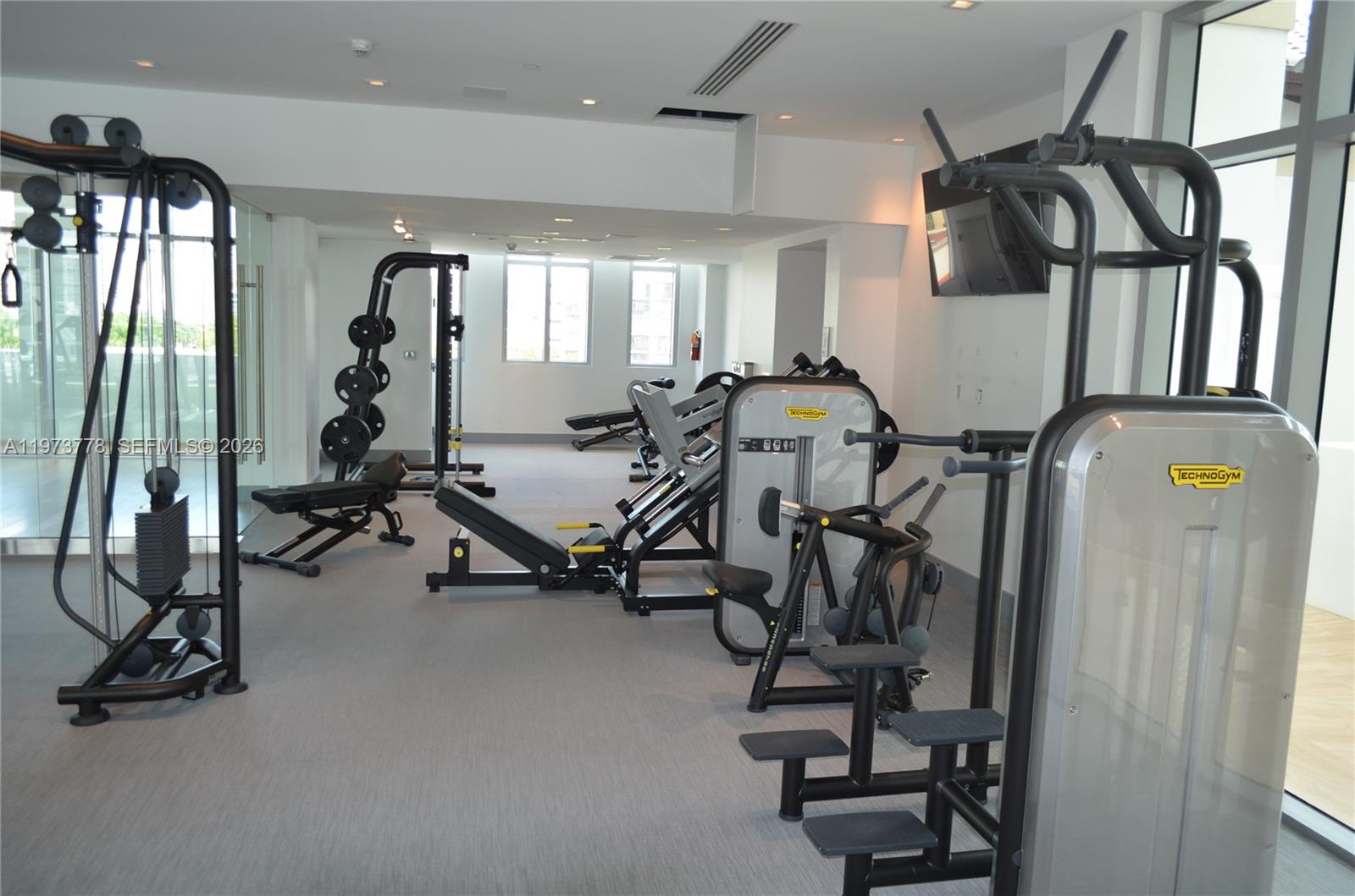 PARQUE TOWERS CONDO - Residential