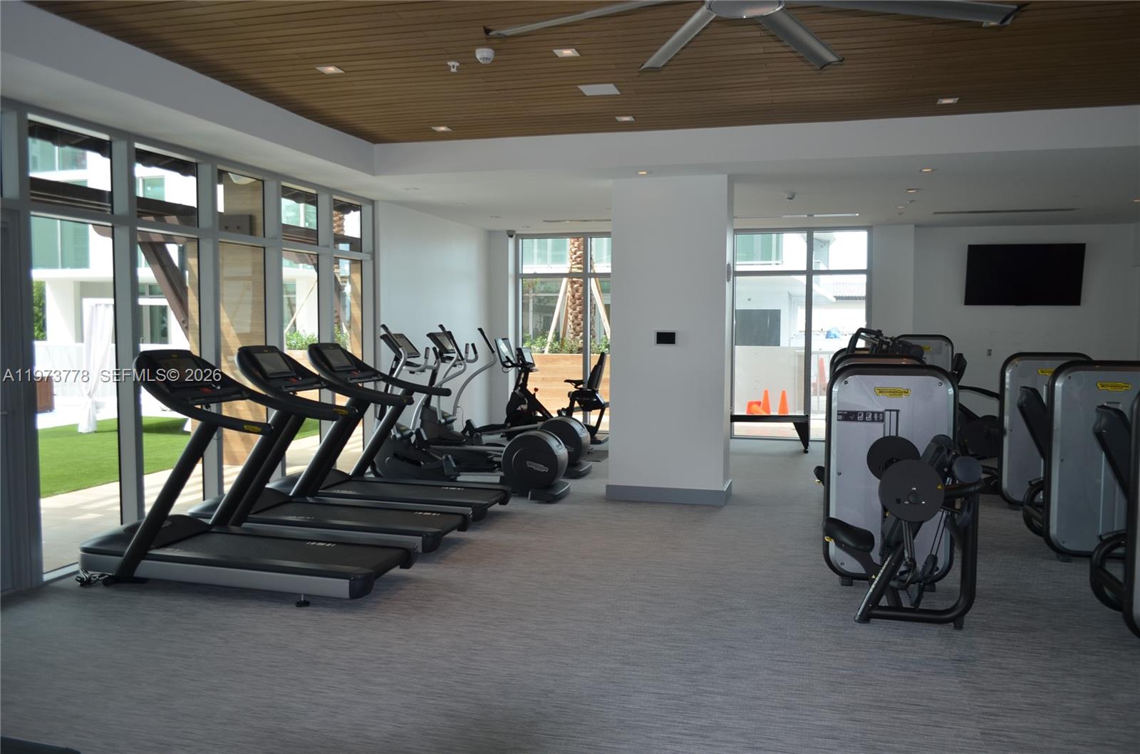 PARQUE TOWERS CONDO - Residential