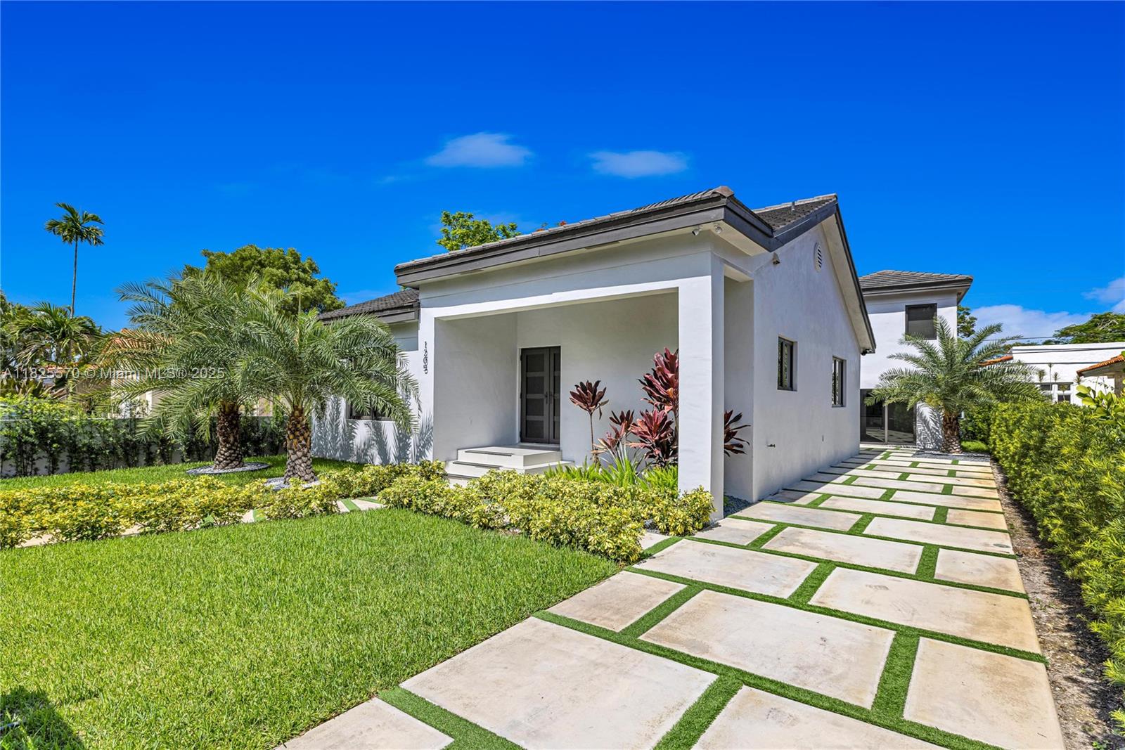 TAMIAMI PLACE PLAN NO 3 - Residential Lease