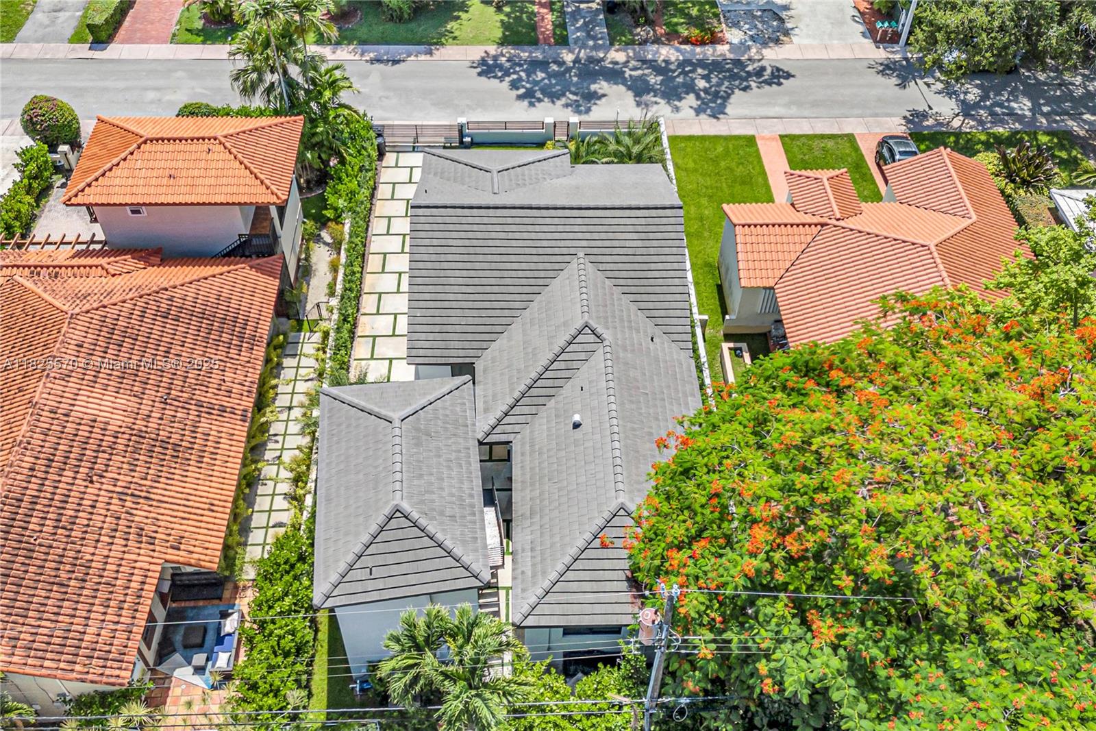 TAMIAMI PLACE PLAN NO 3 - Residential Lease