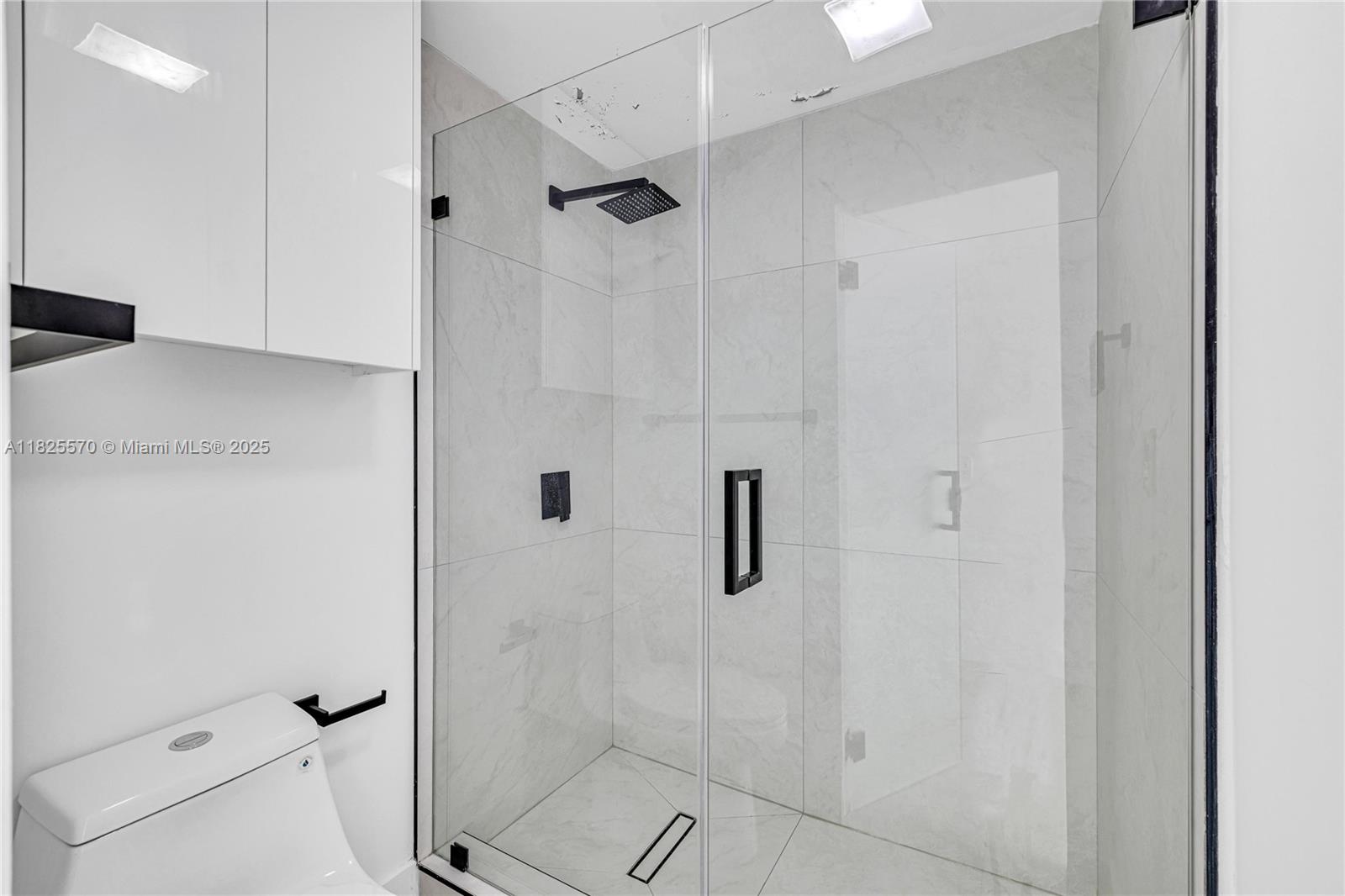 TAMIAMI PLACE PLAN NO 3 - Residential Lease