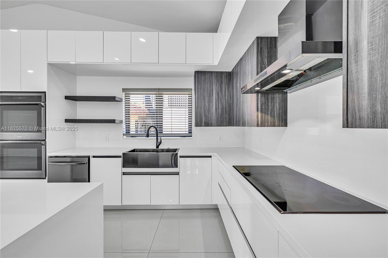 TAMIAMI PLACE PLAN NO 3 - Residential Lease