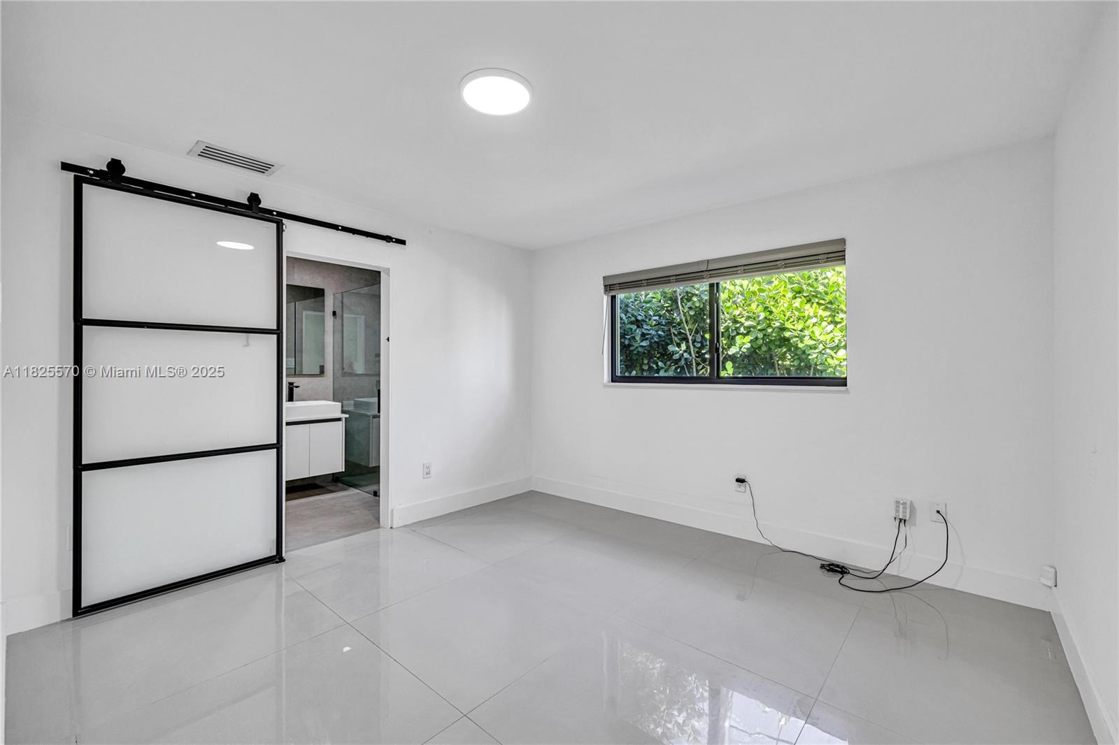 TAMIAMI PLACE PLAN NO 3 - Residential Lease