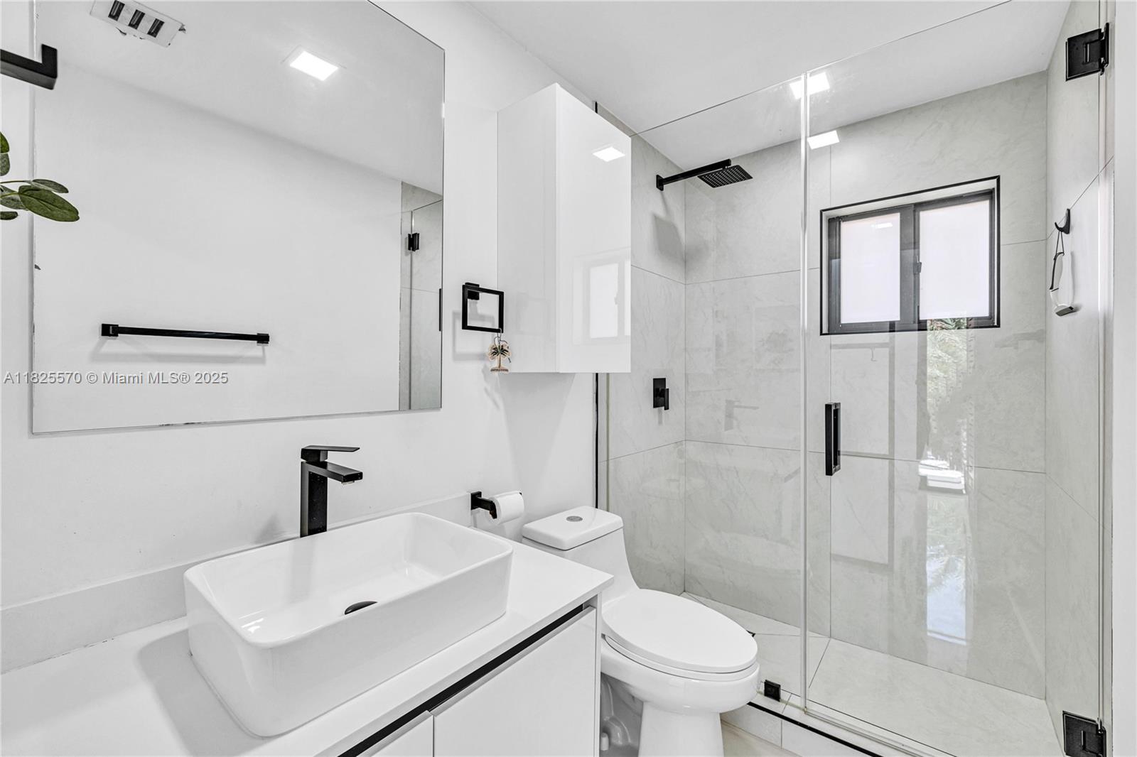 TAMIAMI PLACE PLAN NO 3 - Residential Lease