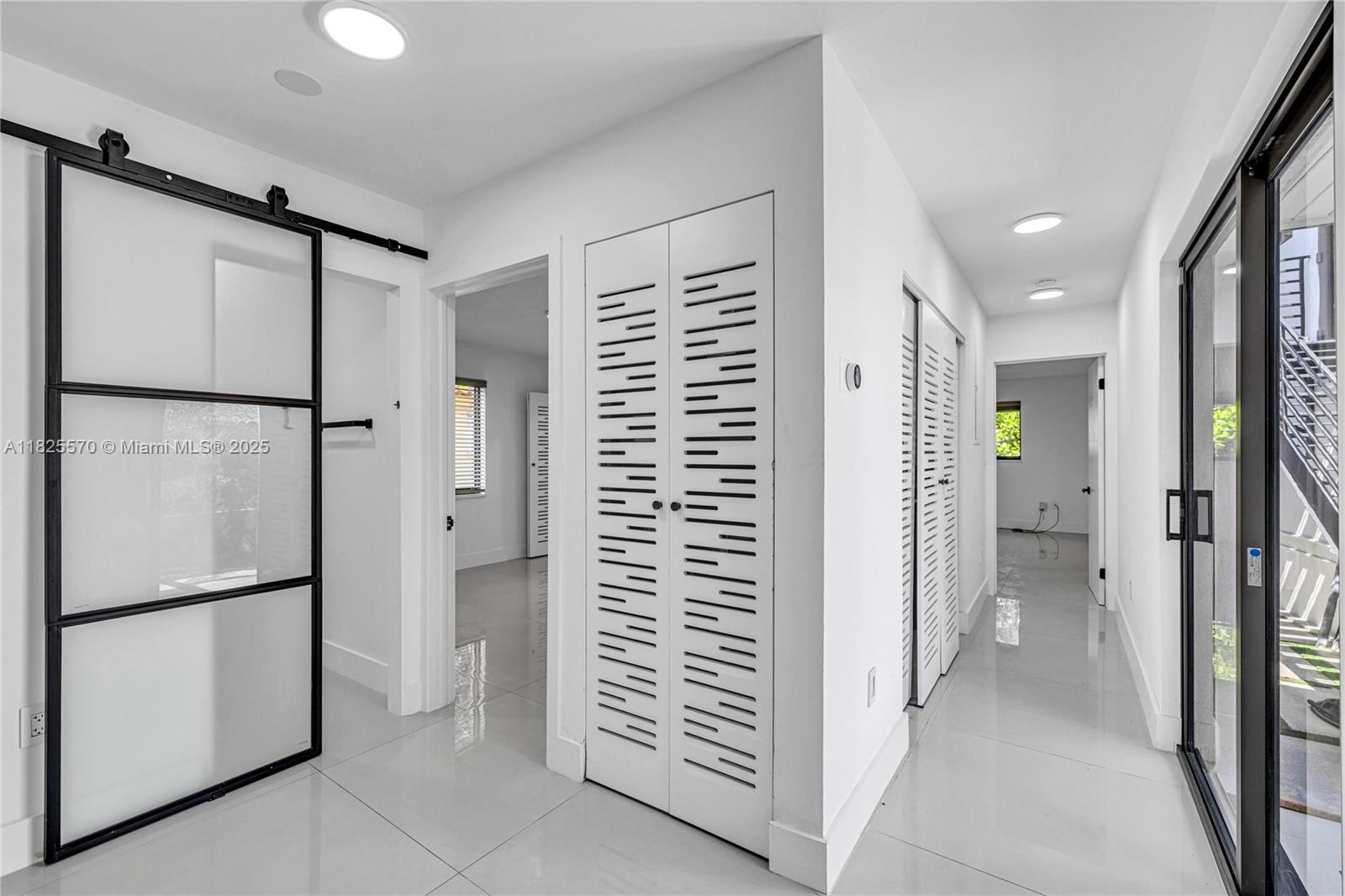 TAMIAMI PLACE PLAN NO 3 - Residential Lease