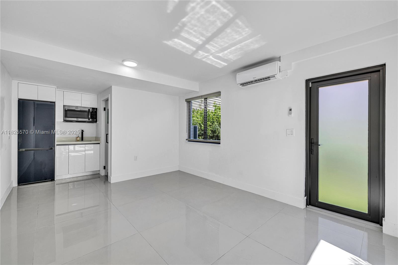 TAMIAMI PLACE PLAN NO 3 - Residential Lease