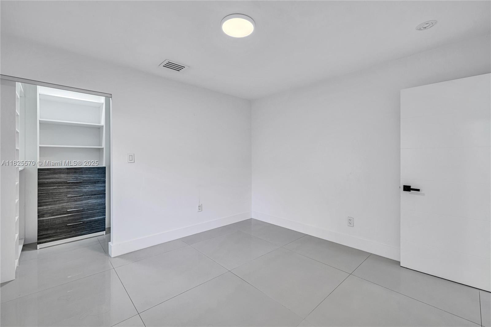 TAMIAMI PLACE PLAN NO 3 - Residential Lease