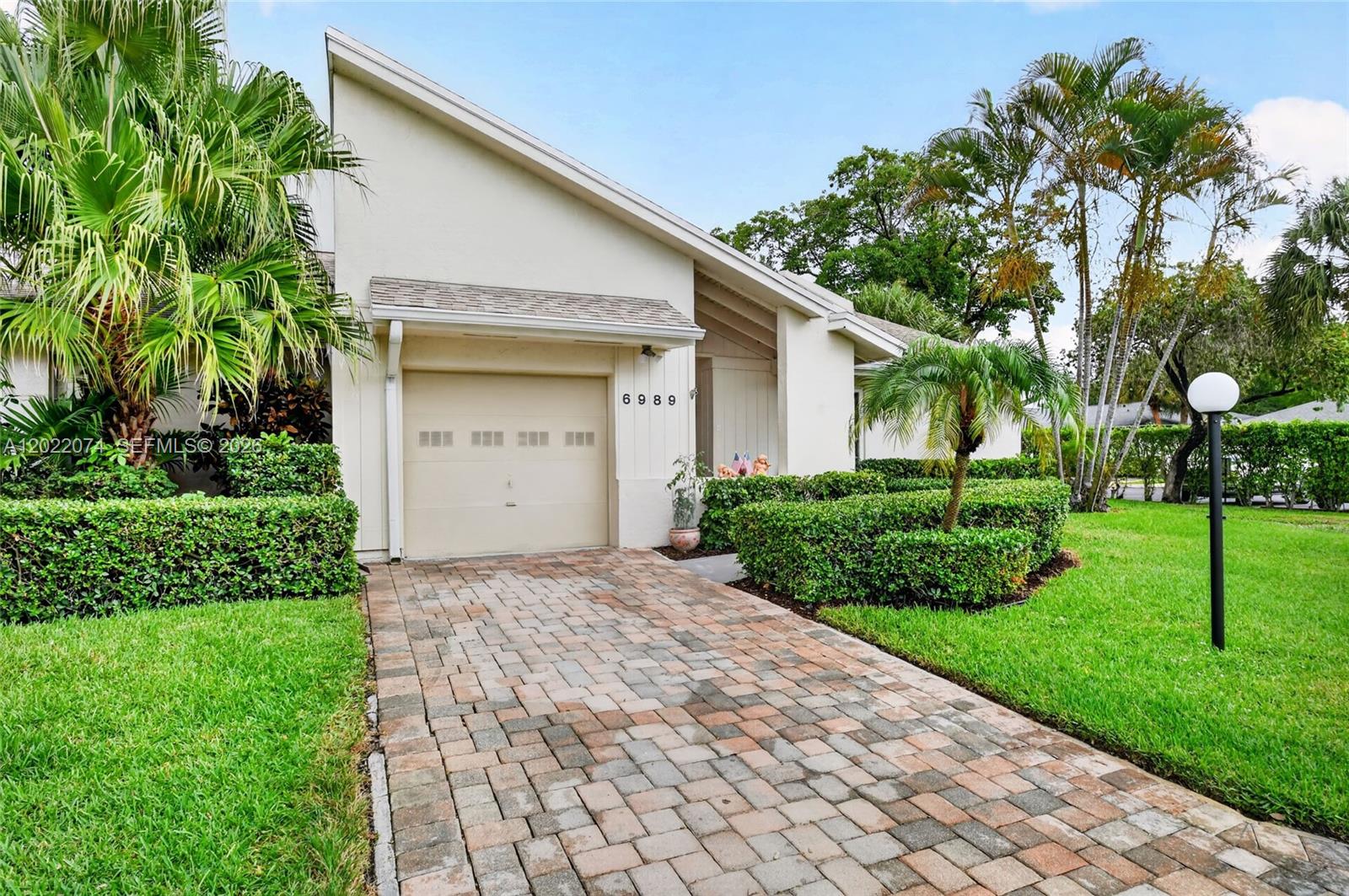 6989 Clover Ct
