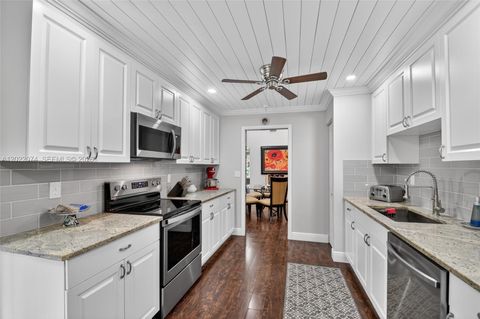 Tiny photo for 6989 Clover Ct, Lake Worth, FL 33467 (MLS # A12022074)