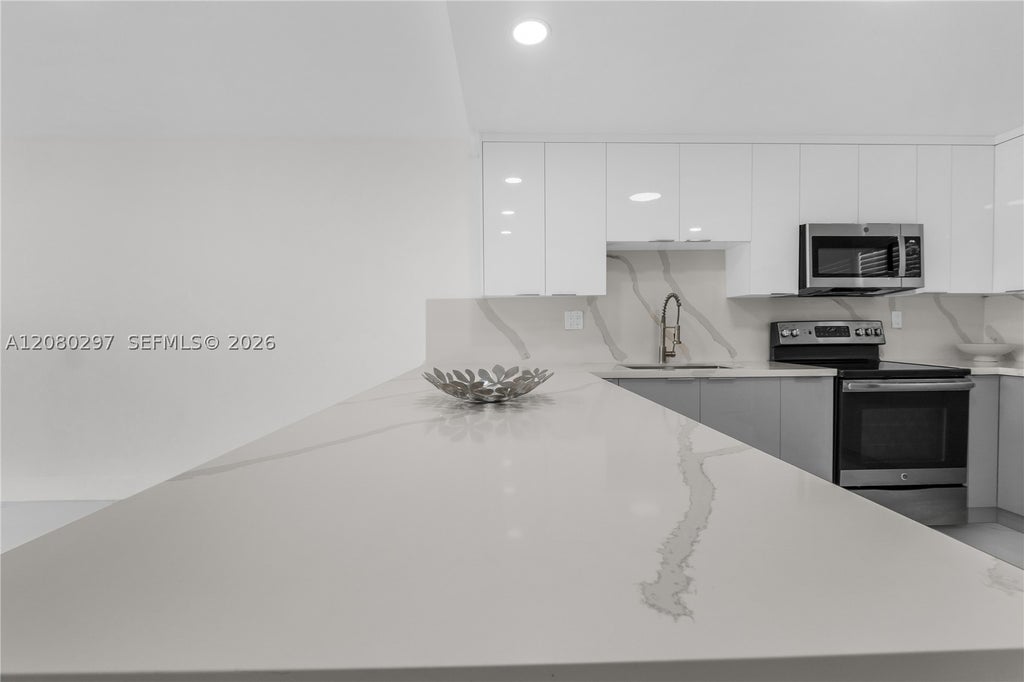 Photo of 5100 SW 90th Ave #109, Cooper City, FL 33328 (MLS # A12080297)