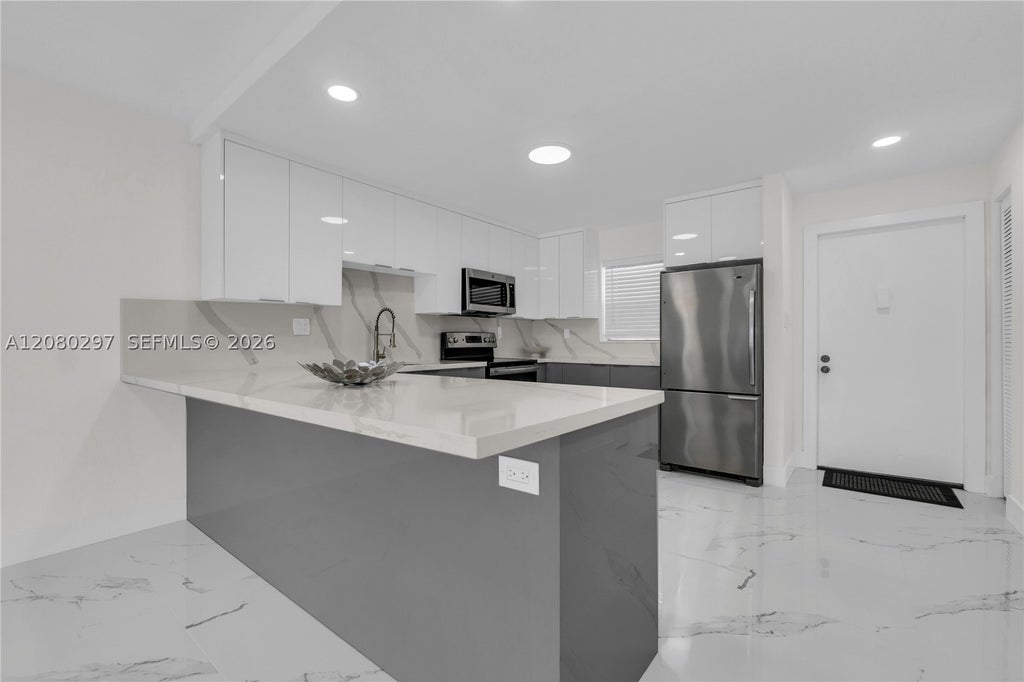 Photo of 5100 SW 90th Ave #109, Cooper City, FL 33328 (MLS # A12080297)