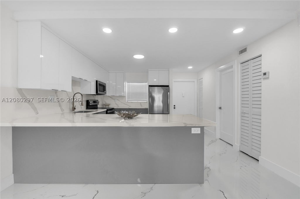 Photo of 5100 SW 90th Ave #109, Cooper City, FL 33328 (MLS # A12080297)