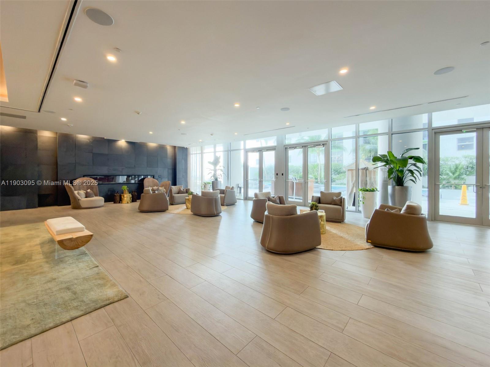 ARIA ON THE BAY CONDO - Residential