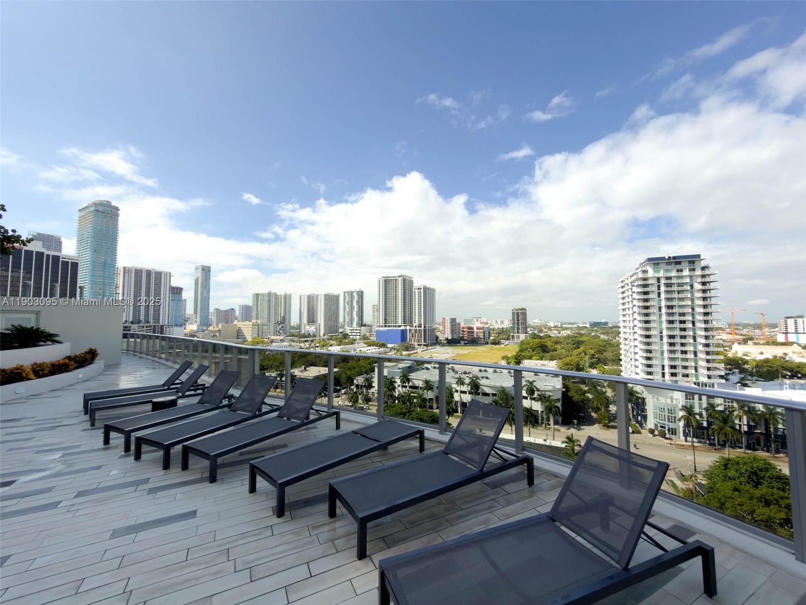 ARIA ON THE BAY CONDO - Residential