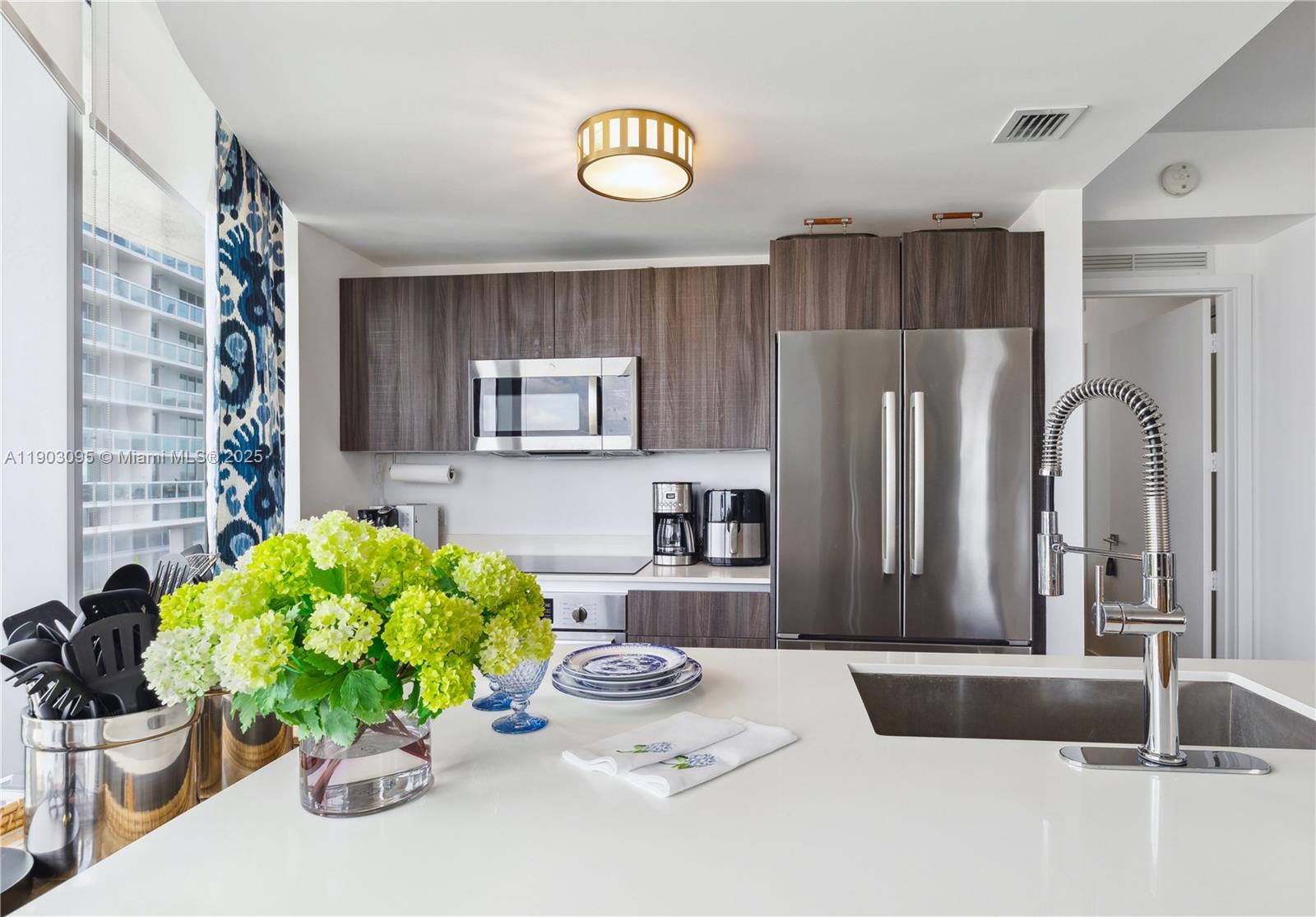 ARIA ON THE BAY CONDO - Residential