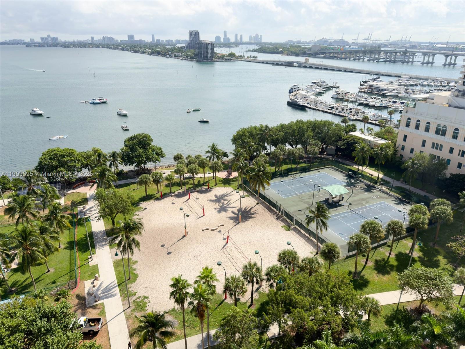 ARIA ON THE BAY CONDO - Residential