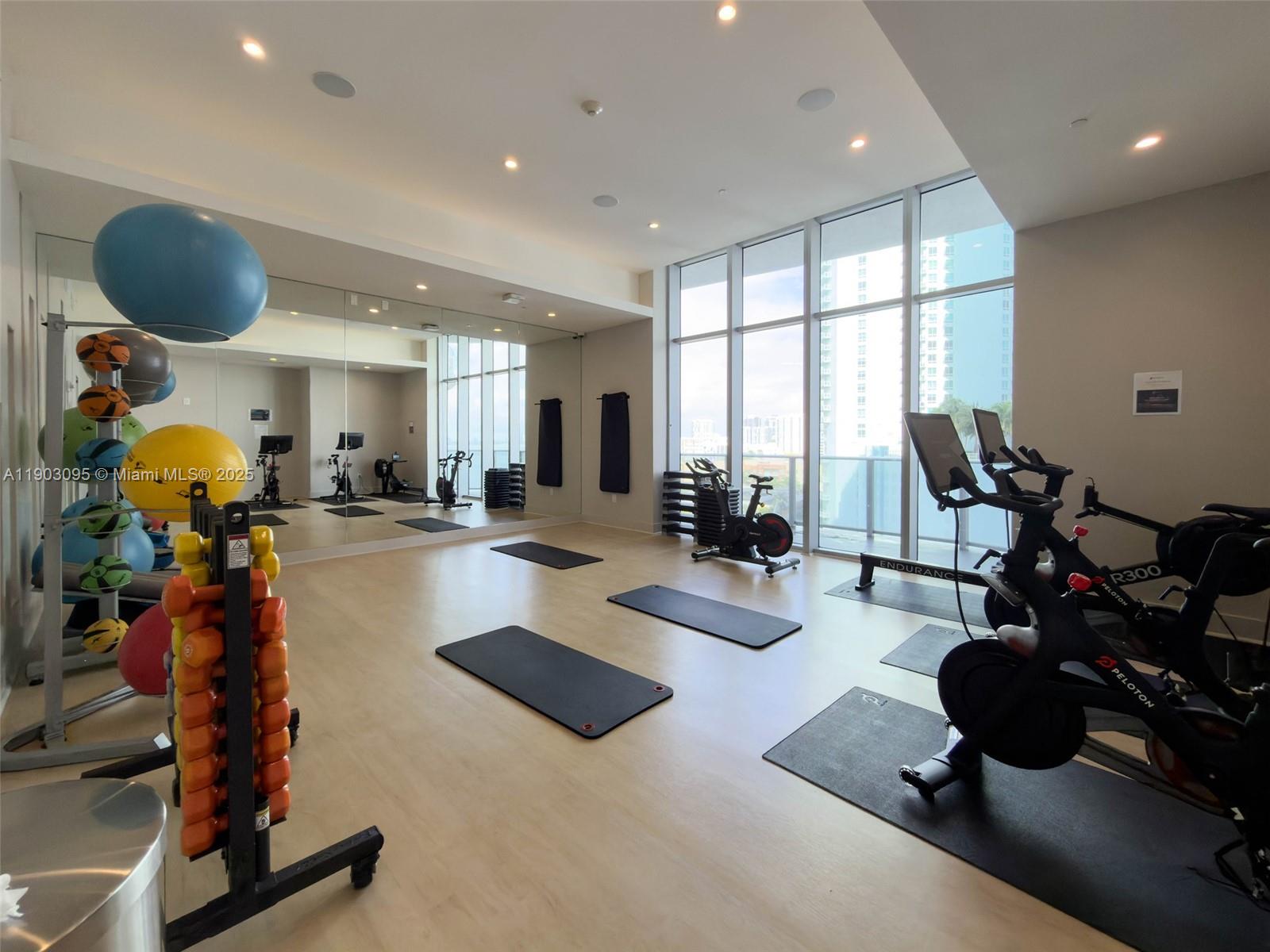 ARIA ON THE BAY CONDO - Residential