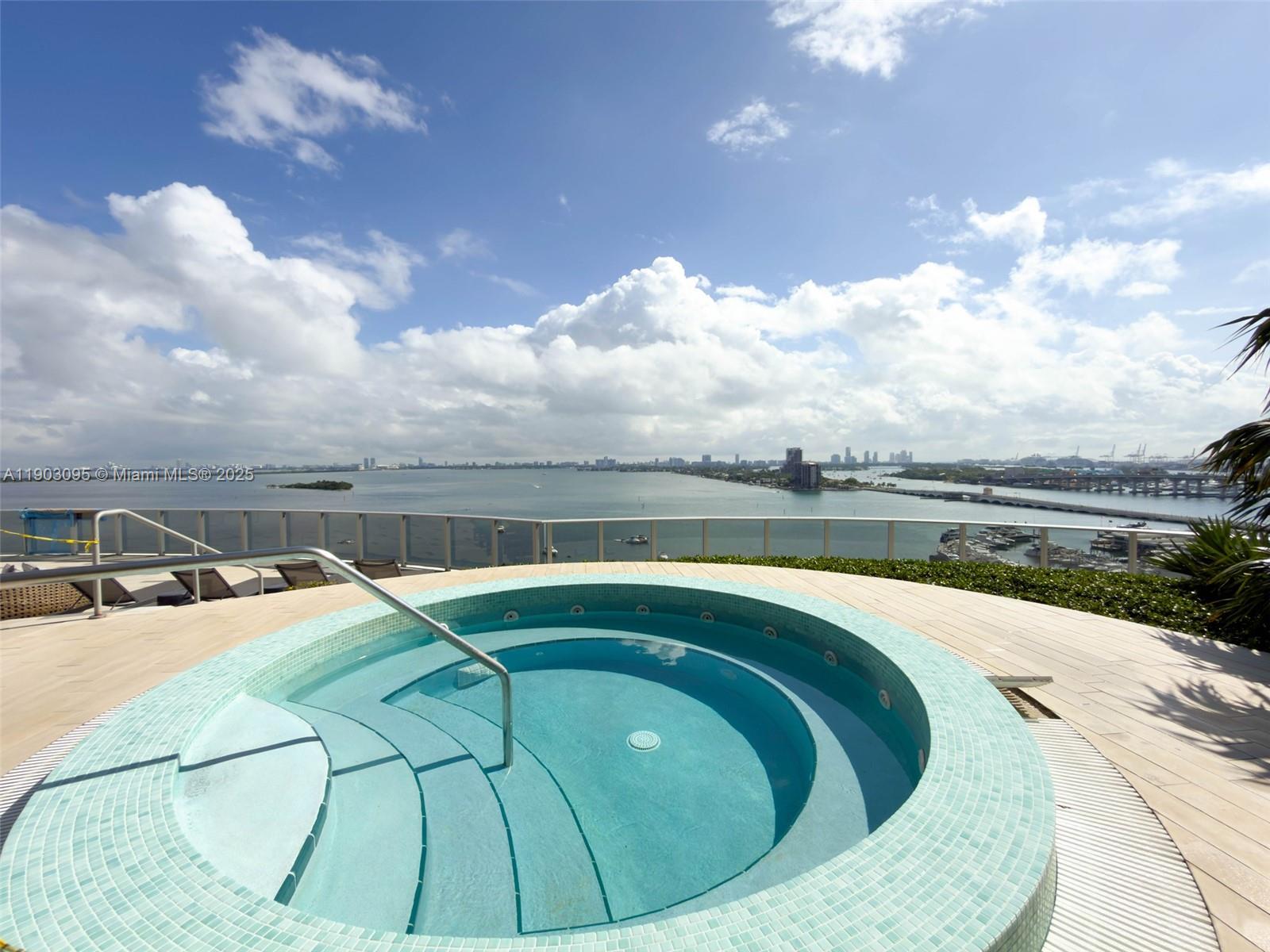 ARIA ON THE BAY CONDO - Residential