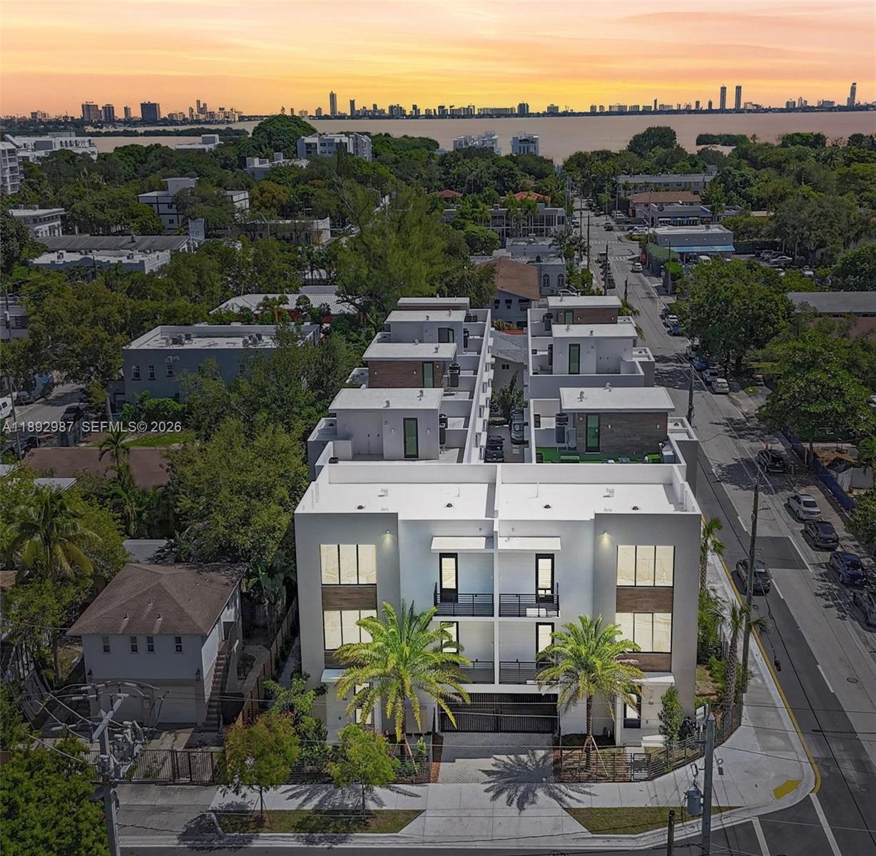 LC WHITES - Residential