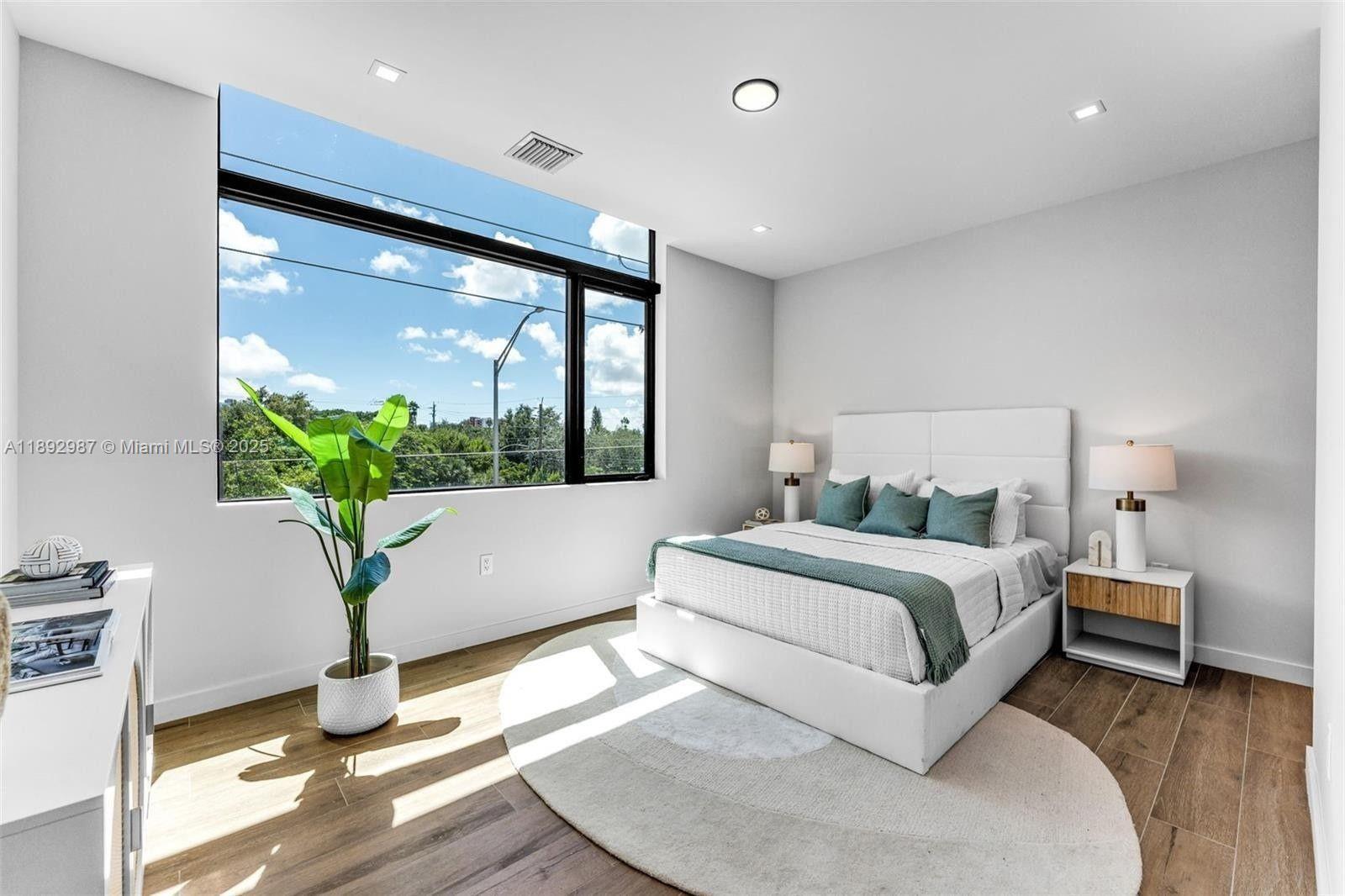 LC WHITES - Residential