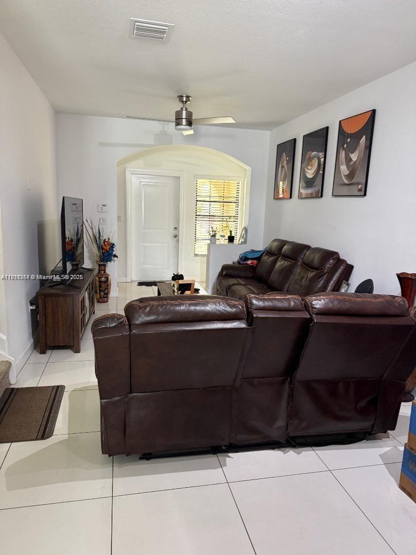 CHAMPION LAKES - Residential