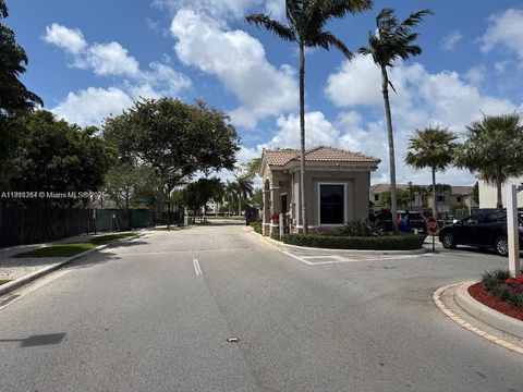 424 NE 194 Ter Miami FL 33179