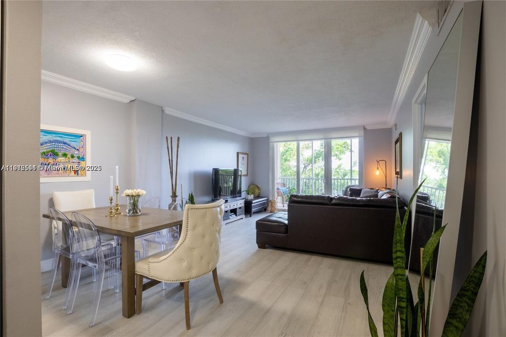 Photo of 250 Jacaranda Dr #506, Plantation, FL 33324 (MLS # A11915544)